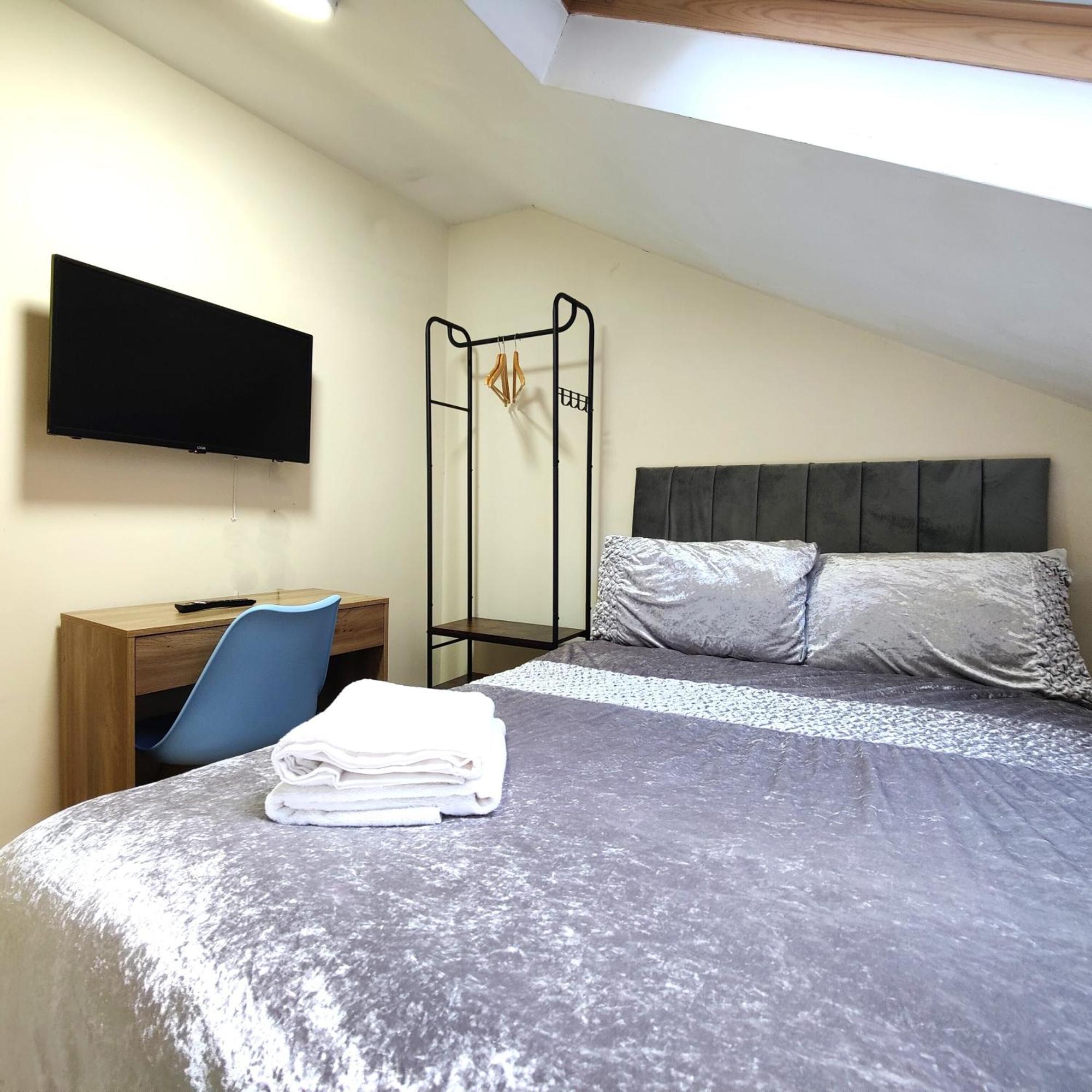 Liverpool City Centre Private Rooms Including Smart Tvs - With Shared Bathroom Exterior foto