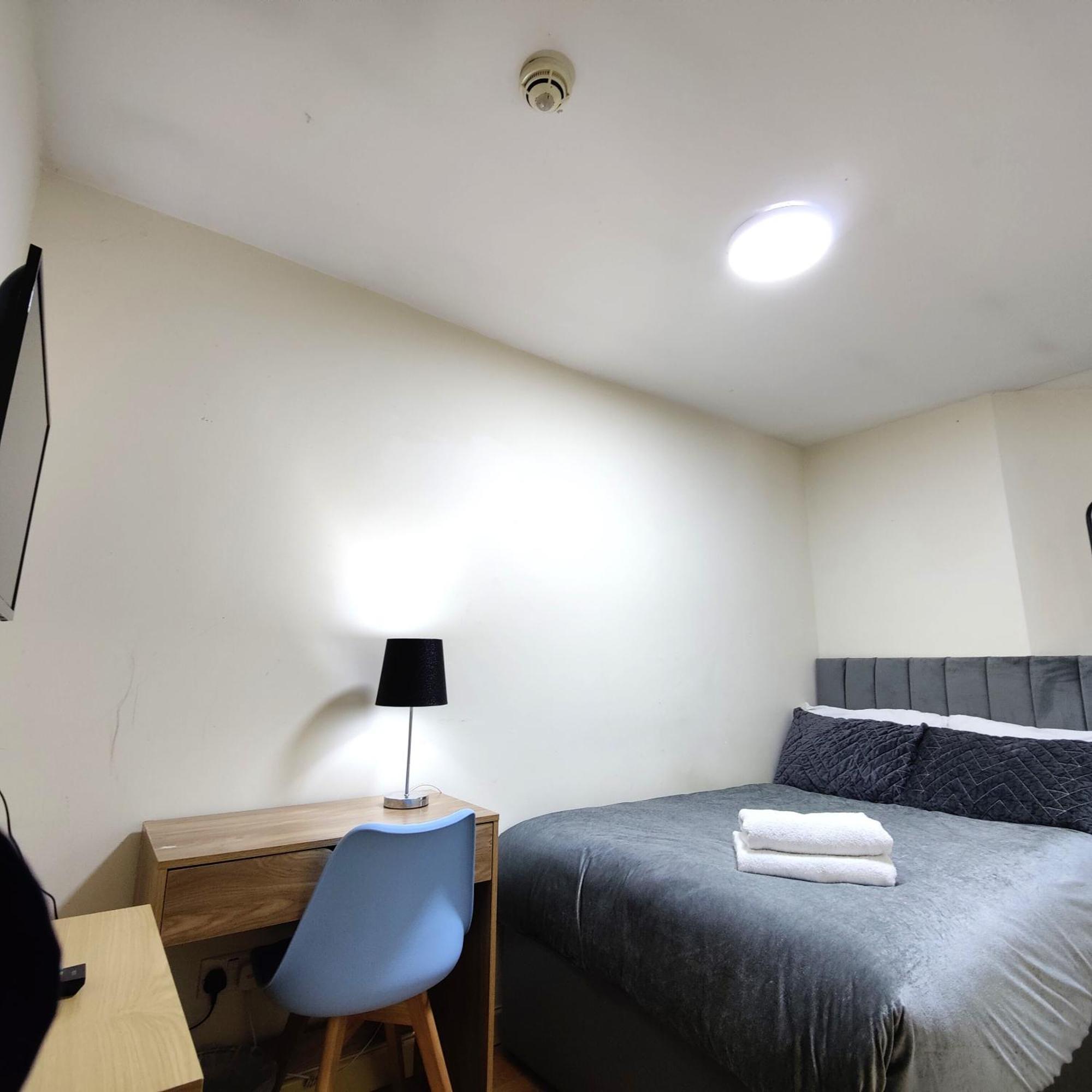 Liverpool City Centre Private Rooms Including Smart Tvs - With Shared Bathroom Exterior foto